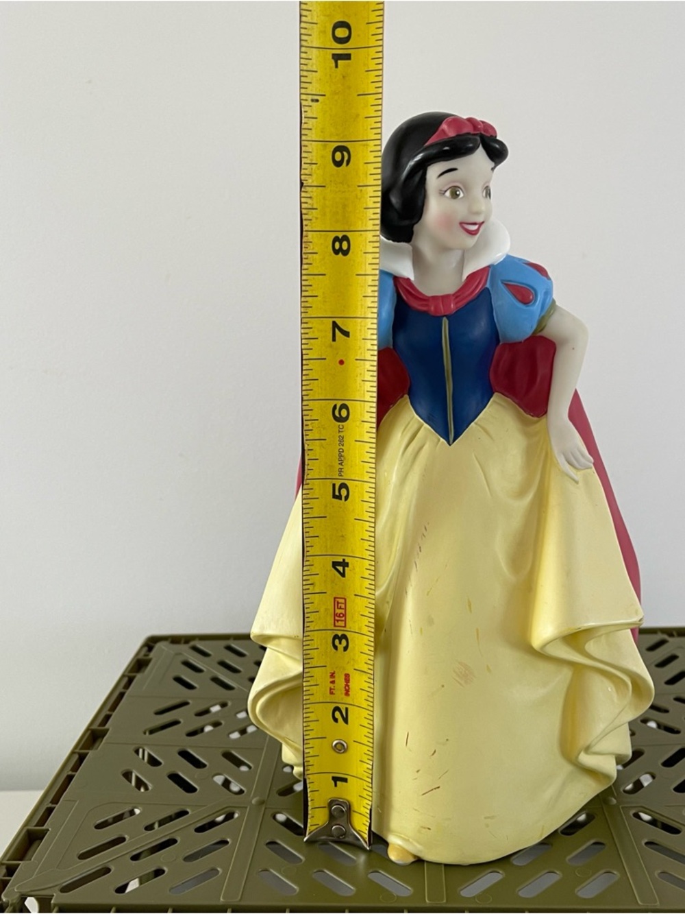 Vintage Disney Snow White Vinyl Coin Bank Figure 9” Princess Toy - Picture 7 of 7